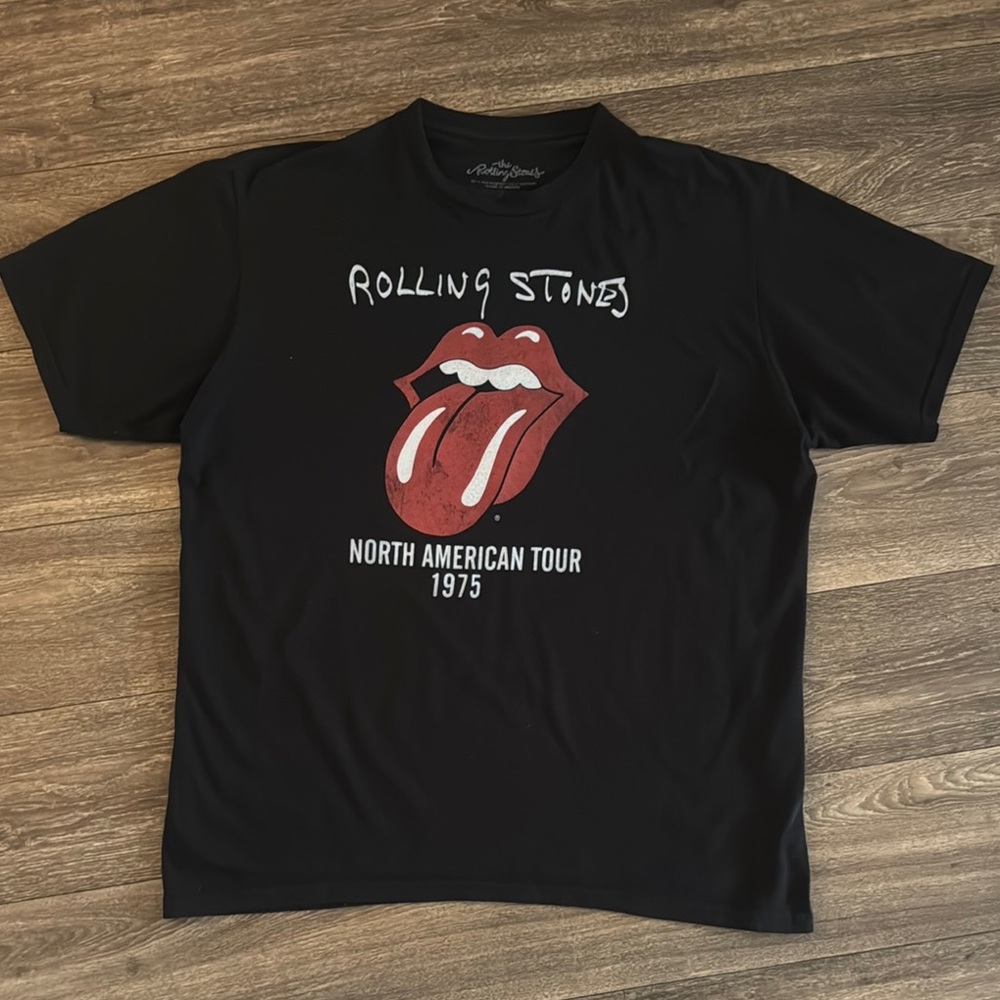 Hot Topic Black and Red Rolling Stones Tee